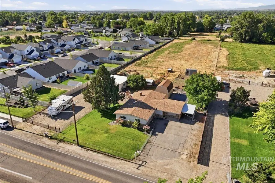 2717 E Victory Rd, Nampa, ID 83687 - #2