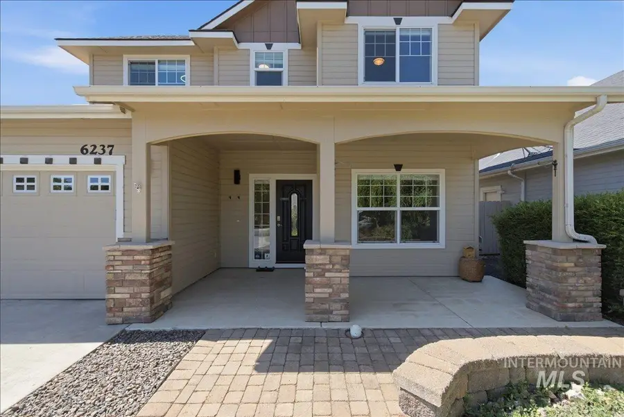 6237 W Geneva St, Boise, ID 83703 - #2