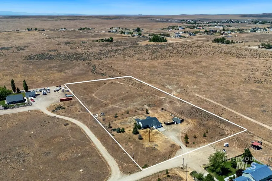 2081 SW Buckey Dr, Mountain Home, ID 83647 - #3