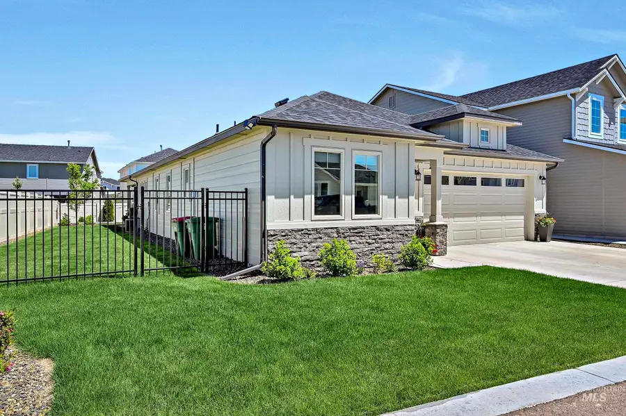 296 W Broyhill Street, Meridian, ID 83642 - #2