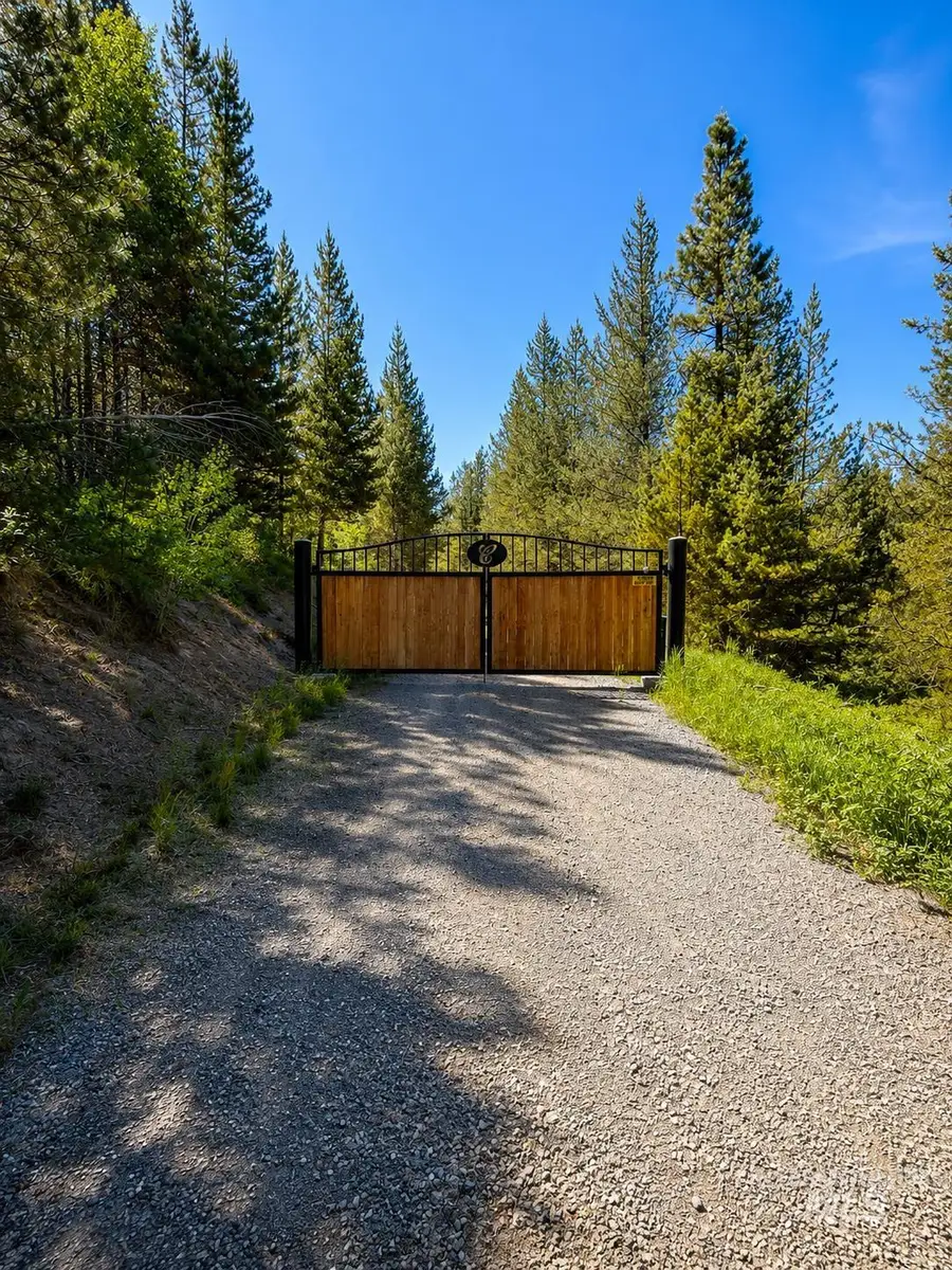 5 Laurins Ln, Cascade, ID 83611 - #2