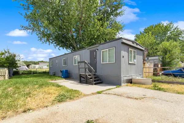 408 E 51st St #10, Garden City, ID 83714