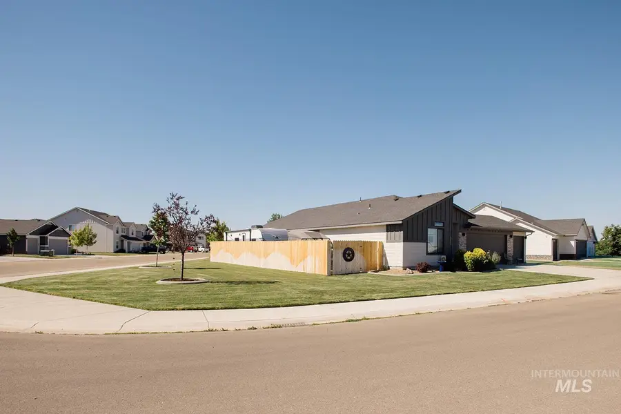 930 SW Lago, Mountain Home, ID 83647 - #3