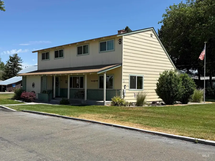 105 NE 16th St, Fruitland, ID 83619 - #2