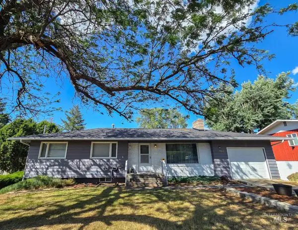 2703 Willow Dr, Lewiston, ID 83501