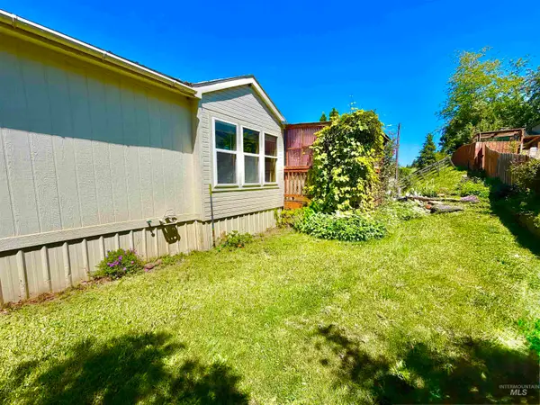 1751 N Polk #53, Moscow, ID 83843