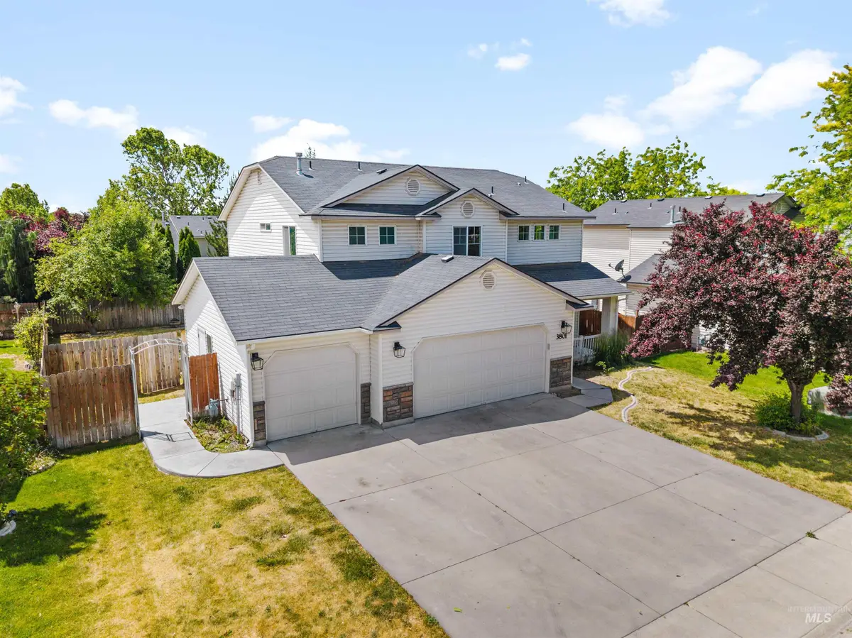 3801 E Wicklow Ave, Nampa, ID 83686 - #1