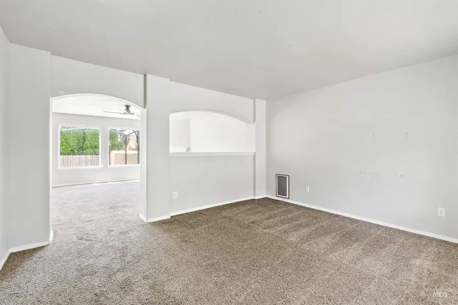 3801 E Wicklow Ave, Nampa, ID 83686 - #2