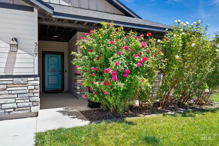 387 Feather Ave, Twin Falls, ID 83301 - #2