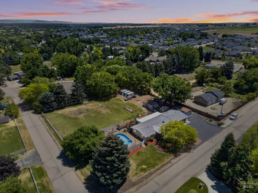 3060 Model Farm Dr, Meridian, ID 83642 - #3