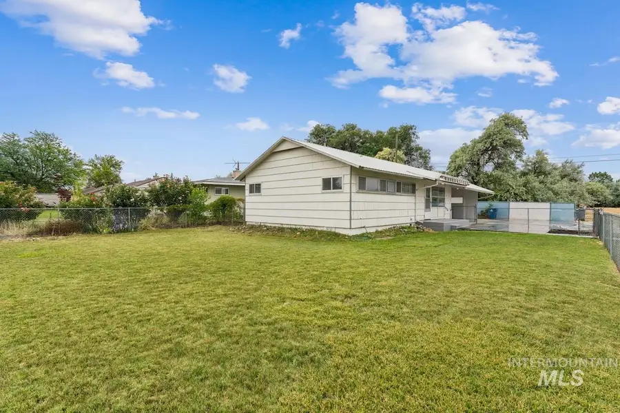 121 Palo Alto Dr, Caldwell, ID 83605 - #2