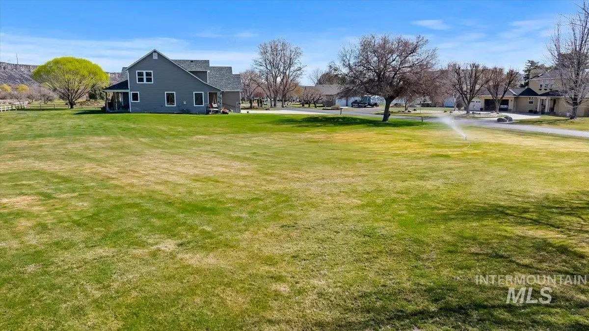 326 Clear Lake Ln, Buhl, ID 83316 - #1