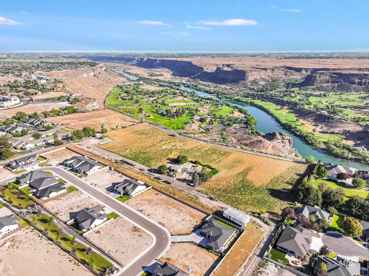595 Canyon Falls Dr, Twin Falls, ID 83301 - #1