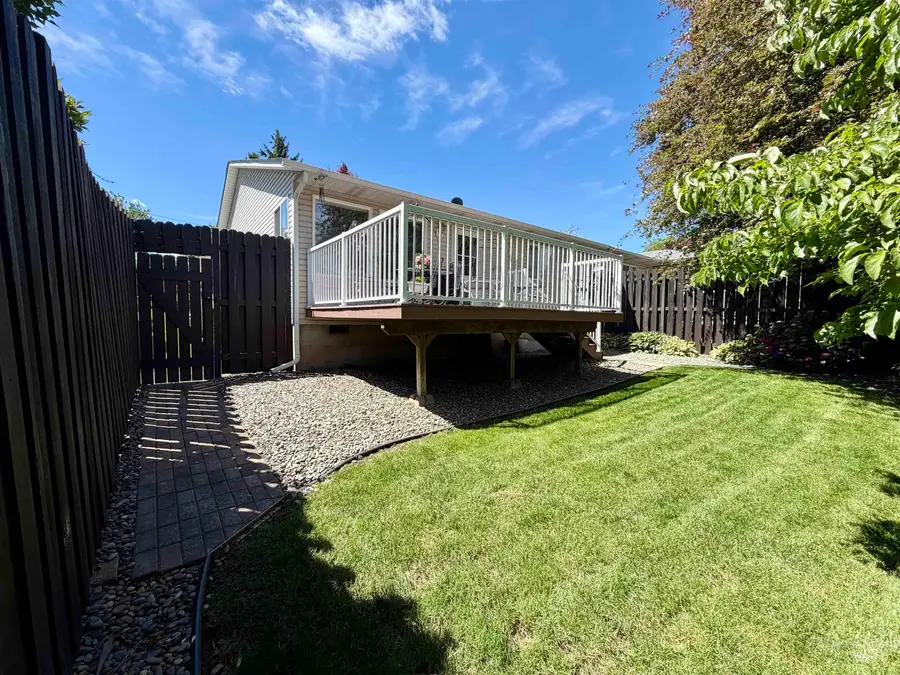 919 Stewart #B, Lewiston, ID 83501 - #2