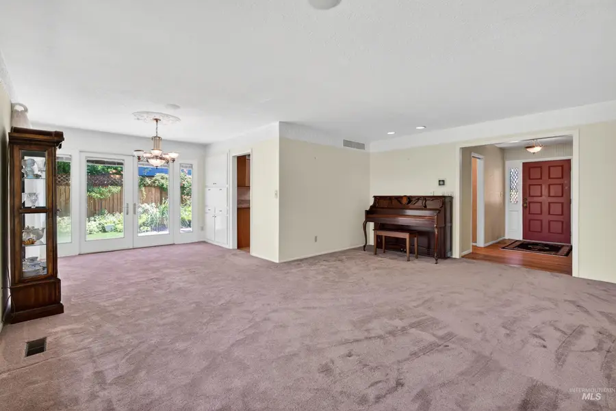 6138 W Winstead Pl, Boise, ID 83704 - #3