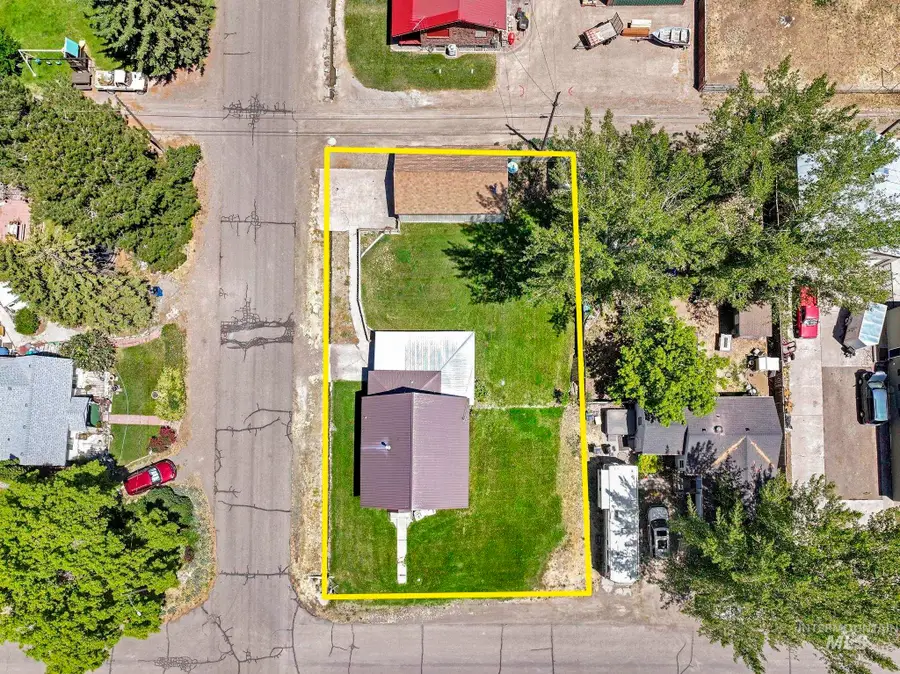 311 W 2nd St, Hansen, ID 83334 - #2