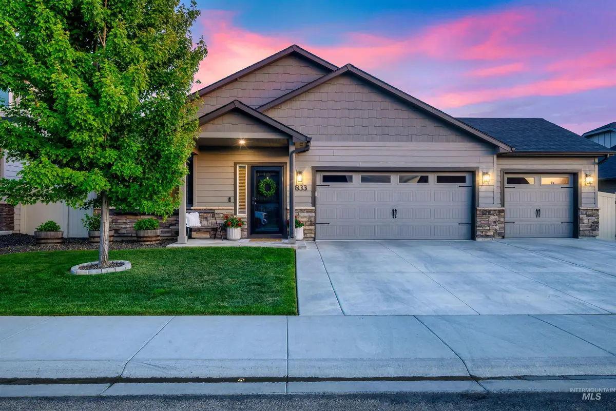 1833 E Cave Falls St, Kuna, ID 83634 - #1