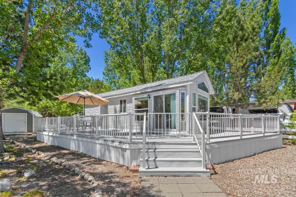 14 P Street, Cascade, ID 83611