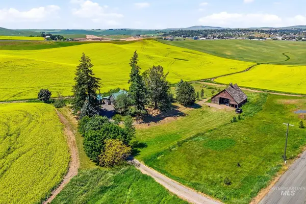 1185 Paradise Ridge Rd, Moscow, ID 83843