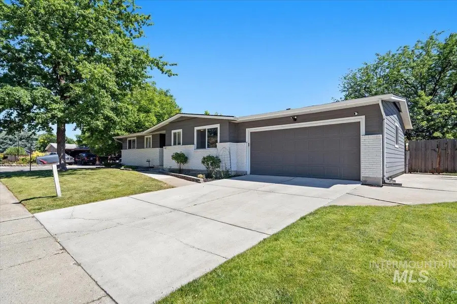 8395 W Valley View, Boise, ID 83704 - #2