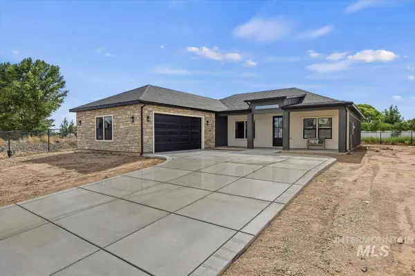 2005 Sparrow St, Rupert, ID 83350