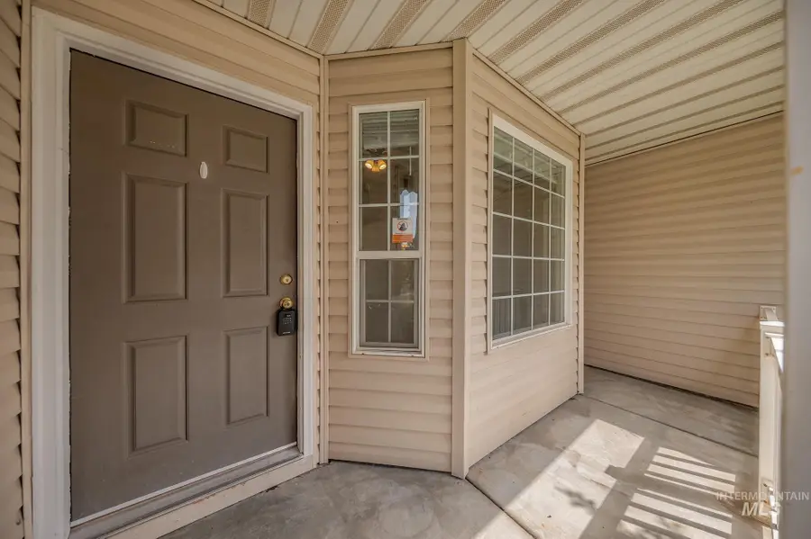 90 S Bancroft Way, Nampa, ID 83651 - #3