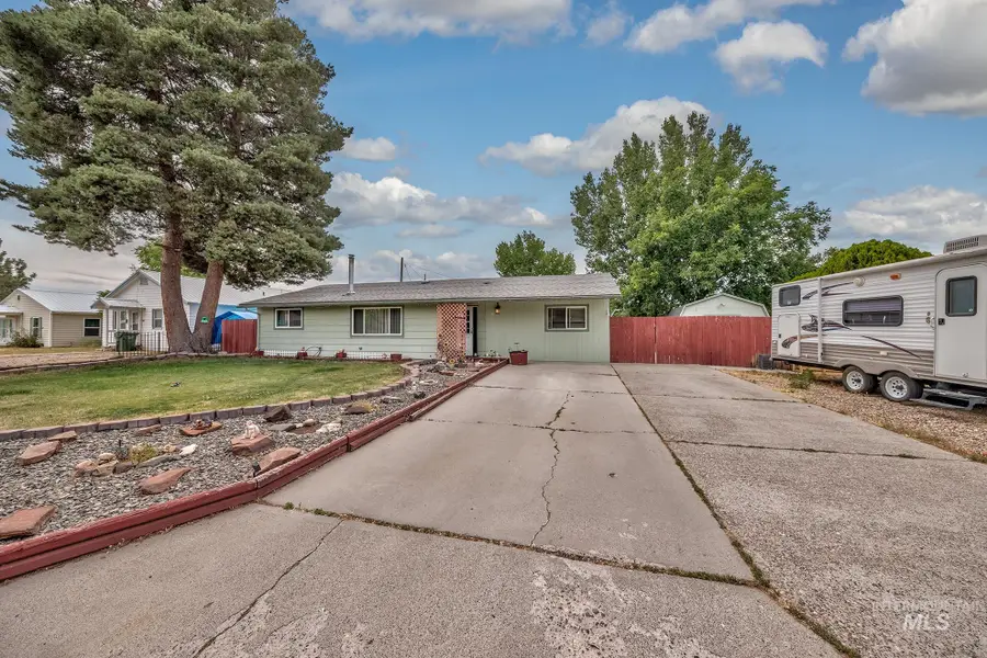 283 Nw 6th St, Ontario, OR 97914 - #2