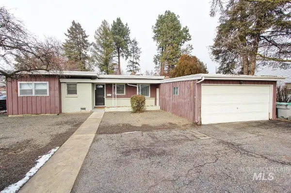 5924 W Overland Rd, Boise, ID 83709