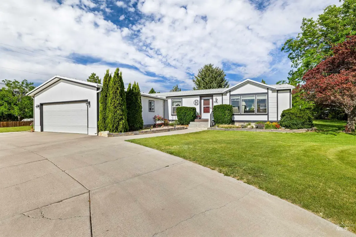 1001 Applewood Drive, Buhl, ID 83316 - #1