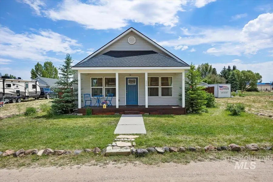 220 E Garnet, Fairfield, ID 83327 - #2