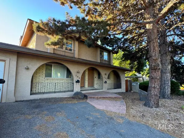 790-792 S Curtis Rd, Boise, ID 83705