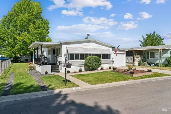 140 N Rainbow Dr, Boise, ID 83713