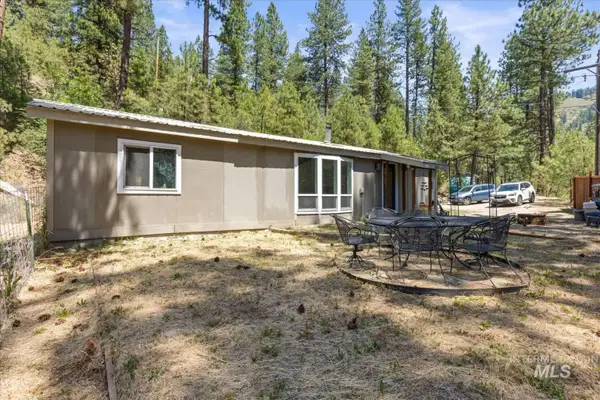 12 Timberline Dr, Garden Valley, ID 83622