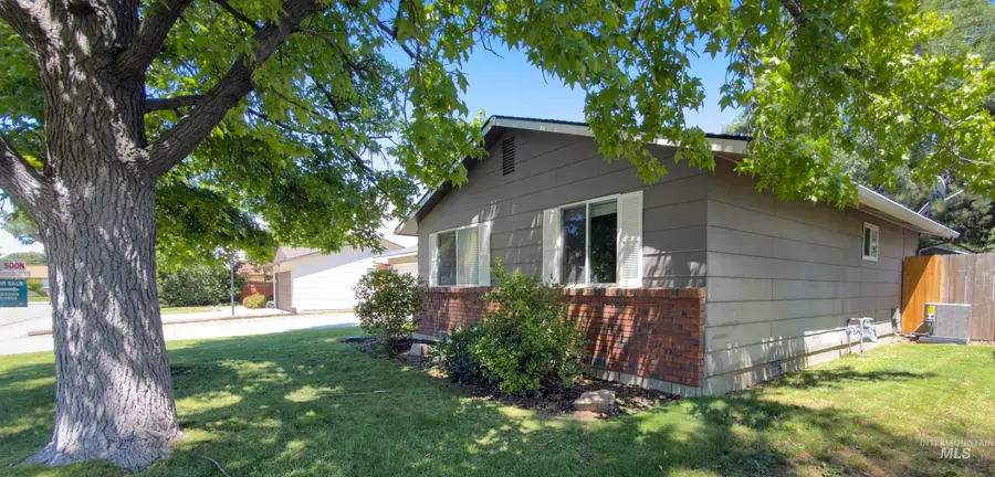 3298 N Clayton Place, Boise, ID 83704 - #3