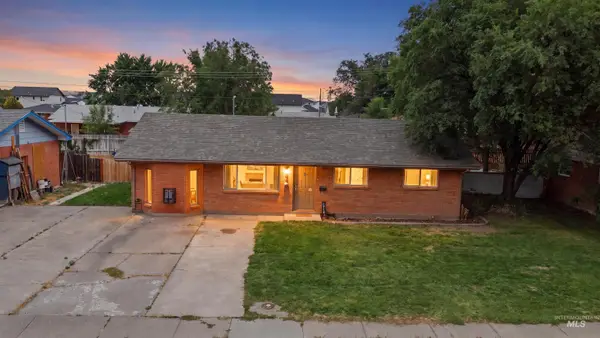 940 E 16th N, Mountain Home, ID 83647