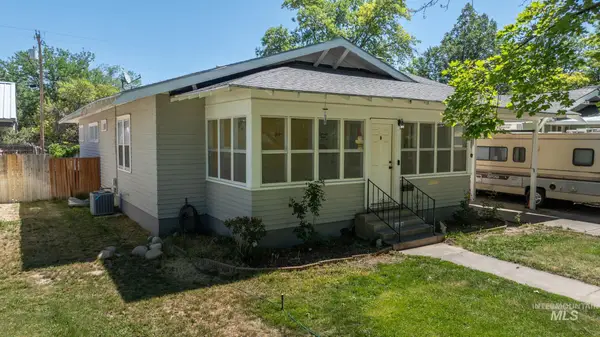 243 8th Ave E, Twin Falls, ID 83301