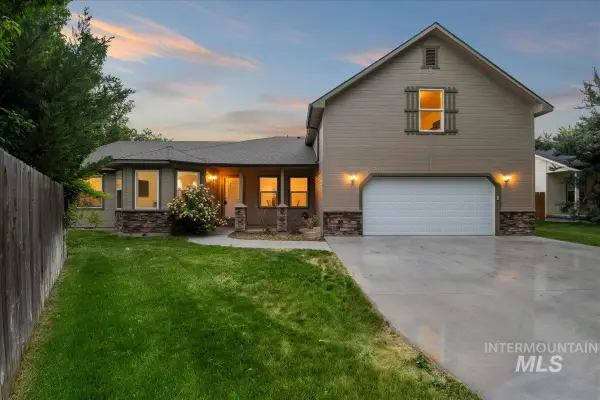 1231 N 14th East, Mountain Home, ID 83647