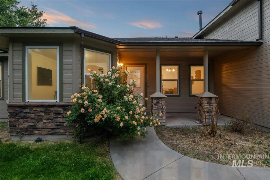 1231 N 14th East, Mountain Home, ID 83647 - #2