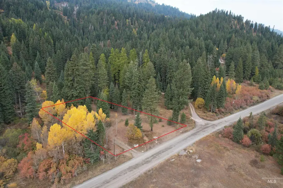 1608 Bear Trail Loop, Cascade, ID 83611 - #2