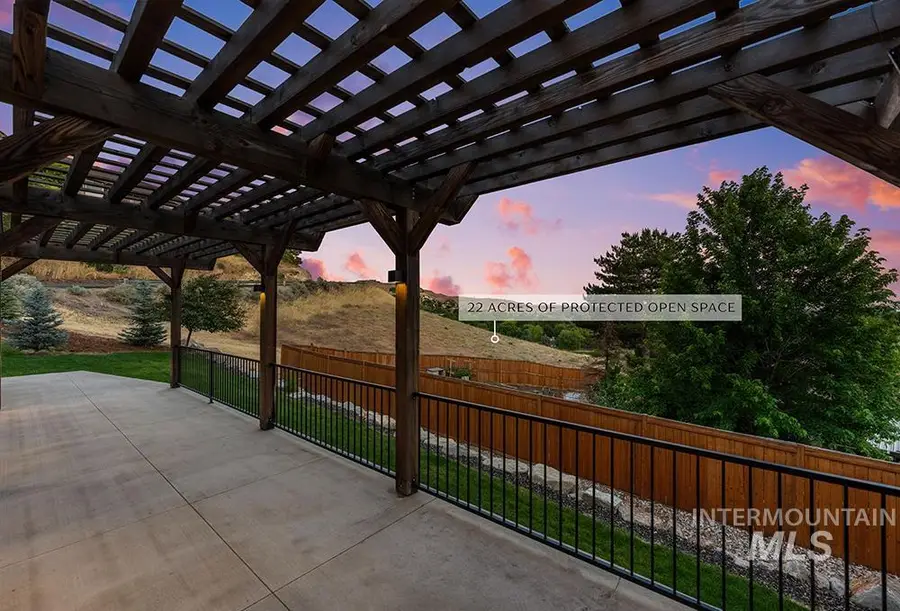 1211 E Shaw Mountain Rd, Boise, ID 83712 - #3