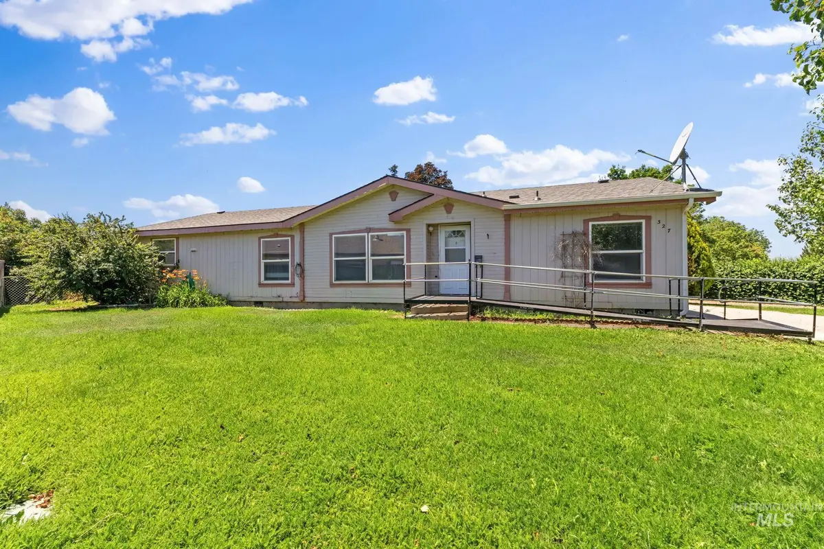 327 W Ave I, Jerome, ID 83338 - #1