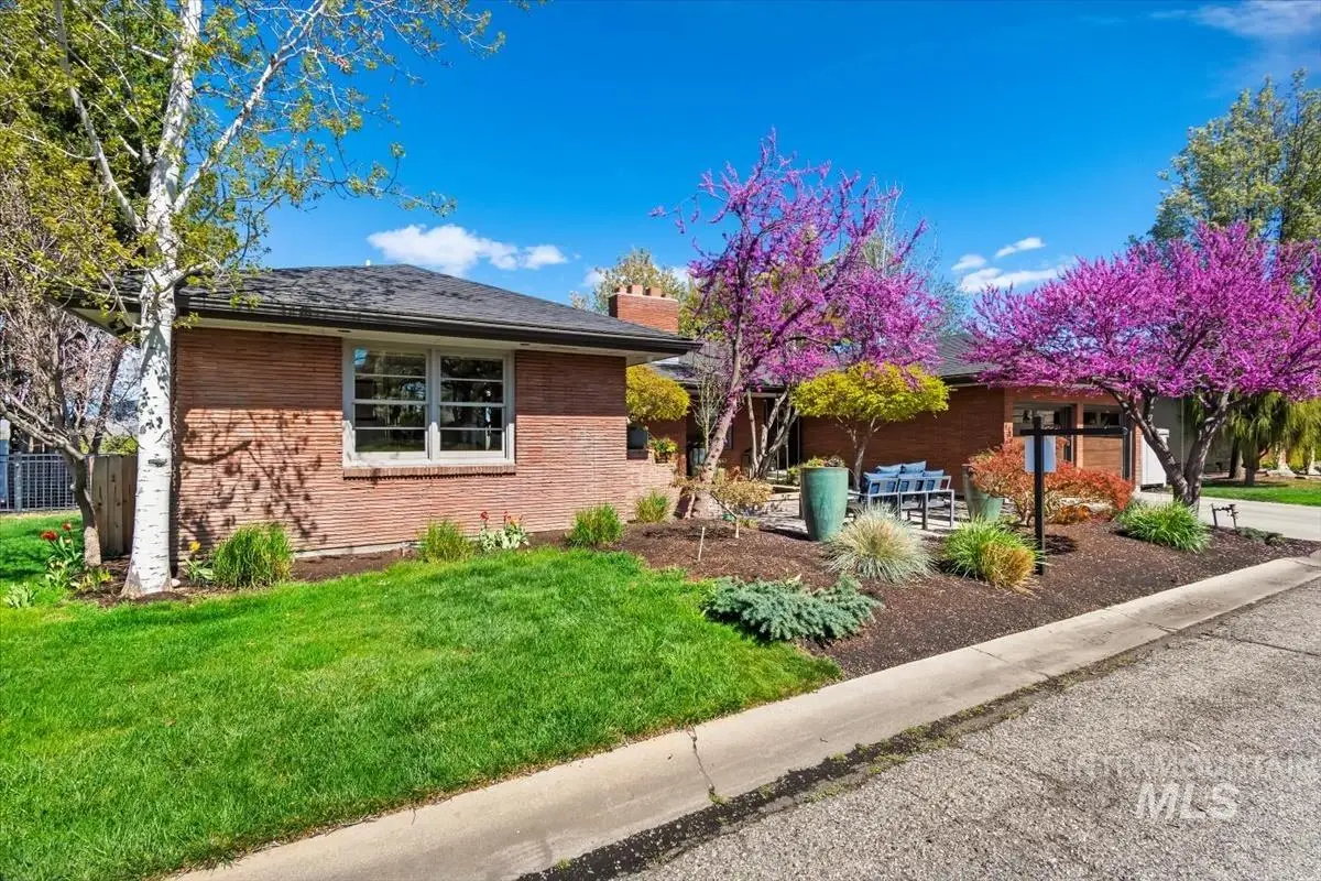 4814 W Roberts Rd, Boise, ID 83705 - #1