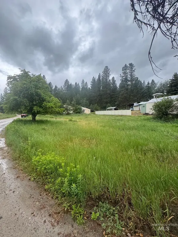 401 Basque Rd, Cascade, ID 83611