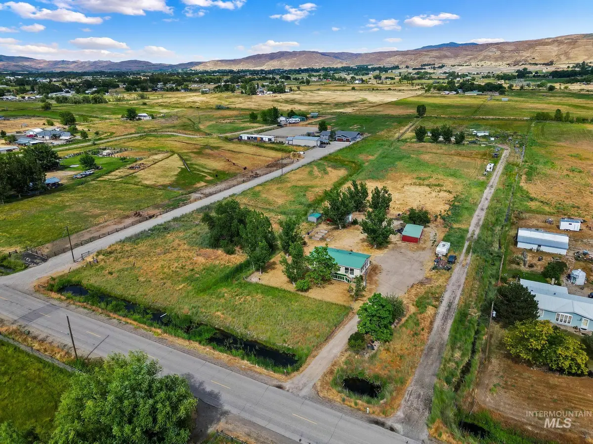 3680 S Mill Rd, Emmett, ID 83617 - #1