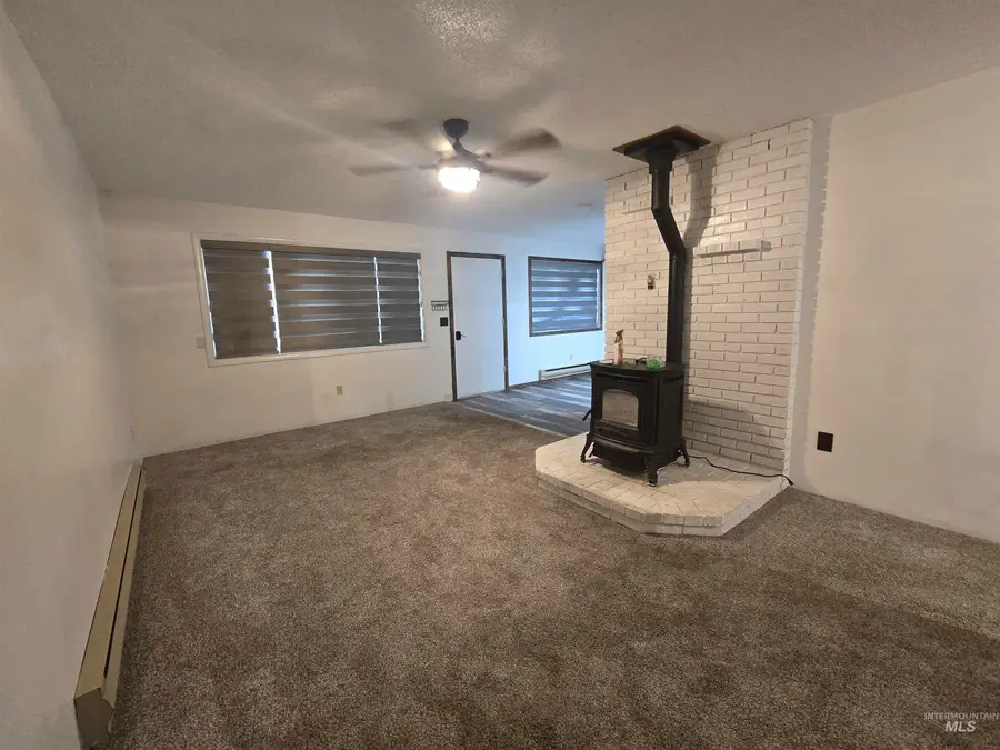 321 W Avenue E, Jerome, ID 83338 - #3