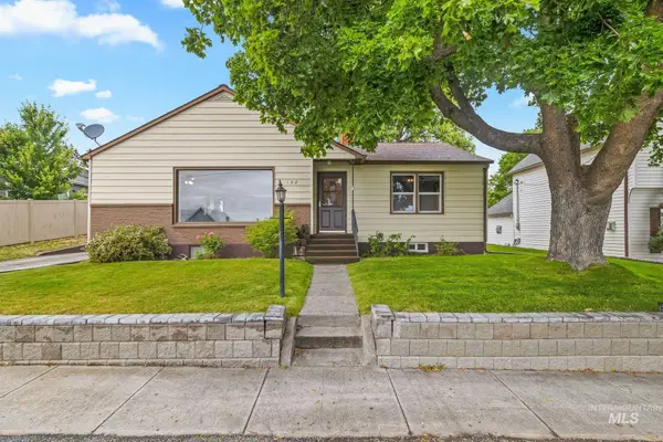 132 W Ash Street, Genesee, ID 83832