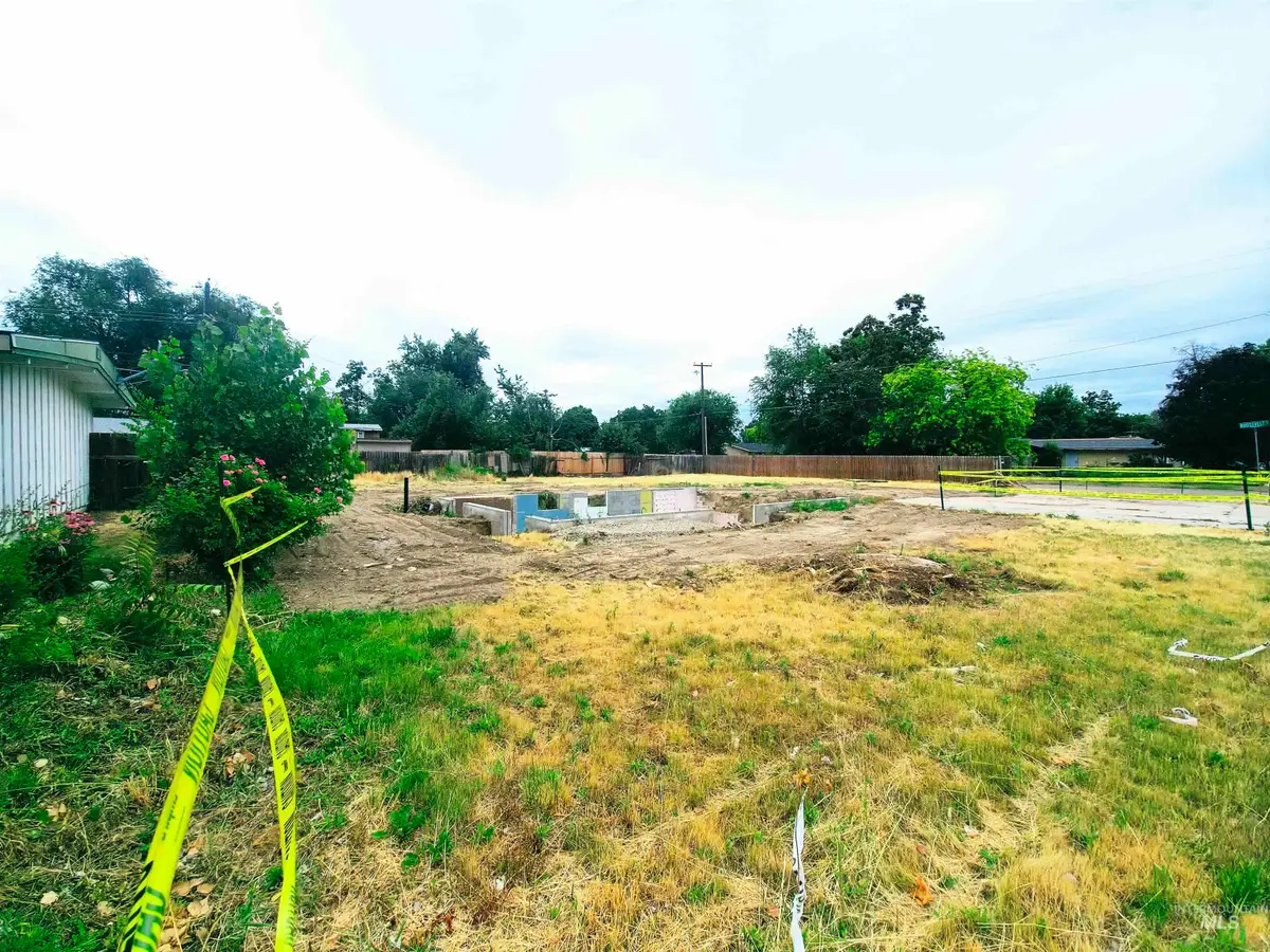 1510 N Plateau Ave, Caldwell, ID 83605 - #1