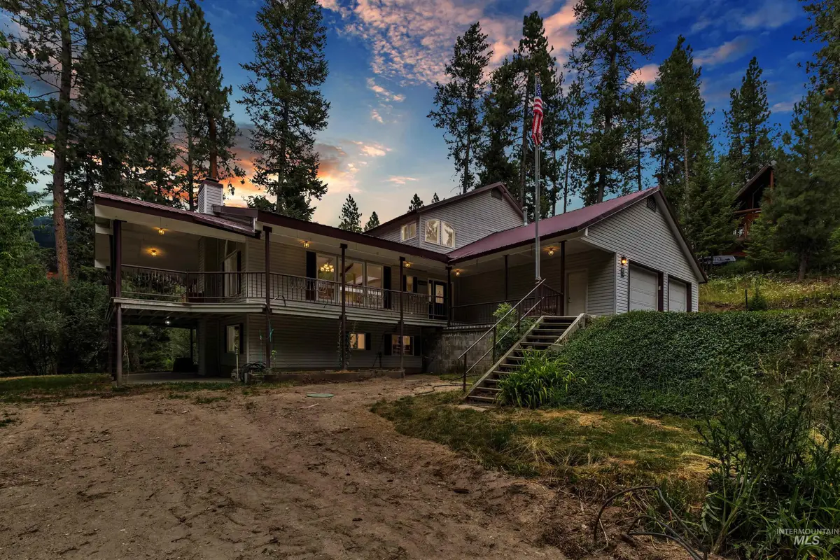 9 Twilight Dr, Garden Valley, ID 83622 - #1