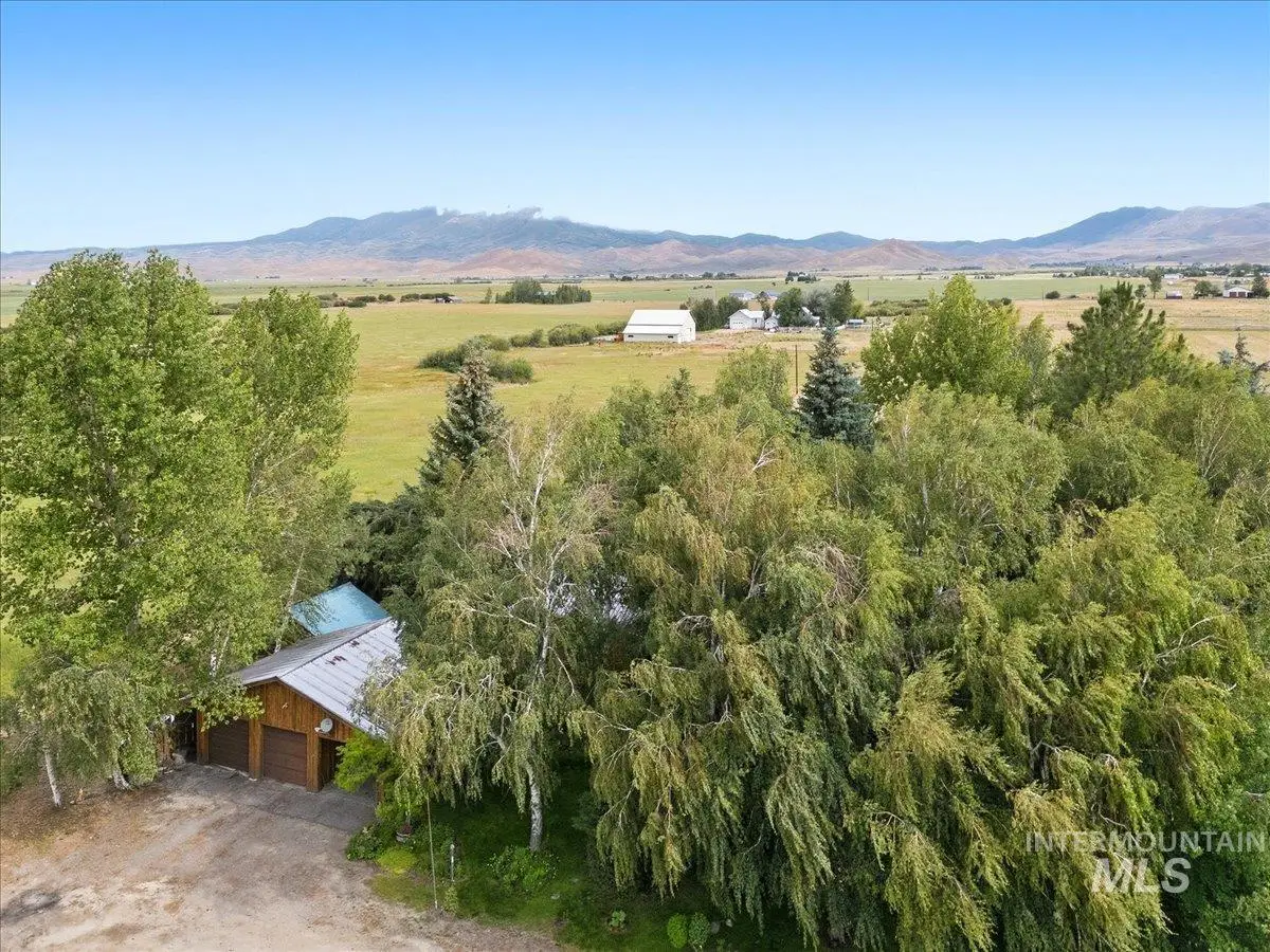 227 Manard Ave, Fairfield, ID 83327 - #1