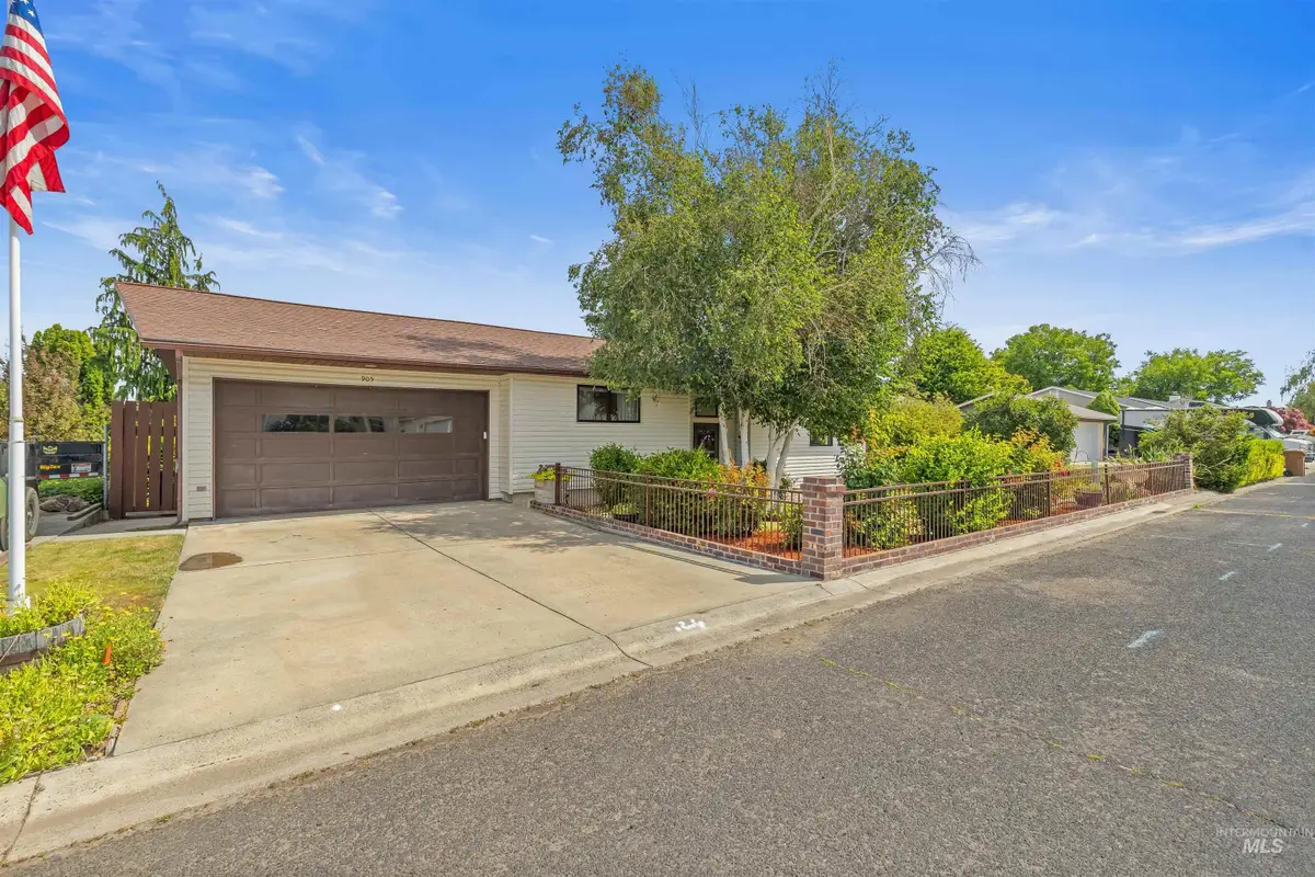 905 Stewart Ave, Lewiston, ID 83501 - #1